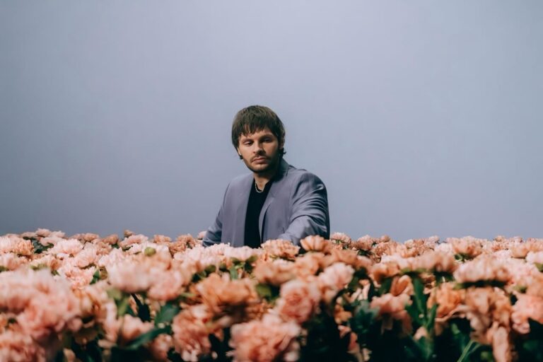 CHEEV презентував нову пісню «Місця»: романтична історія про кохання на тлі змін