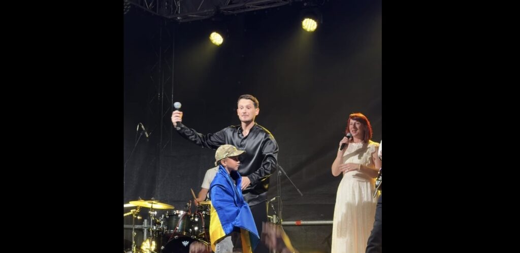 «Щоб кожна дитина дочекалася свого тата»: історія 8-річного Артема на концерті Dima Prokopov