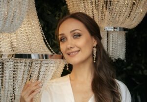 Євгенія Власова презентувала українську версію «Вітру надії»