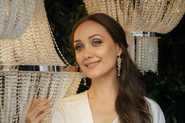 Євгенія Власова презентувала українську версію «Вітру надії»