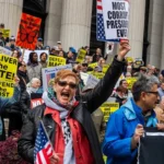 США знову охопили протести: тисячі акцій проти політики Трампа