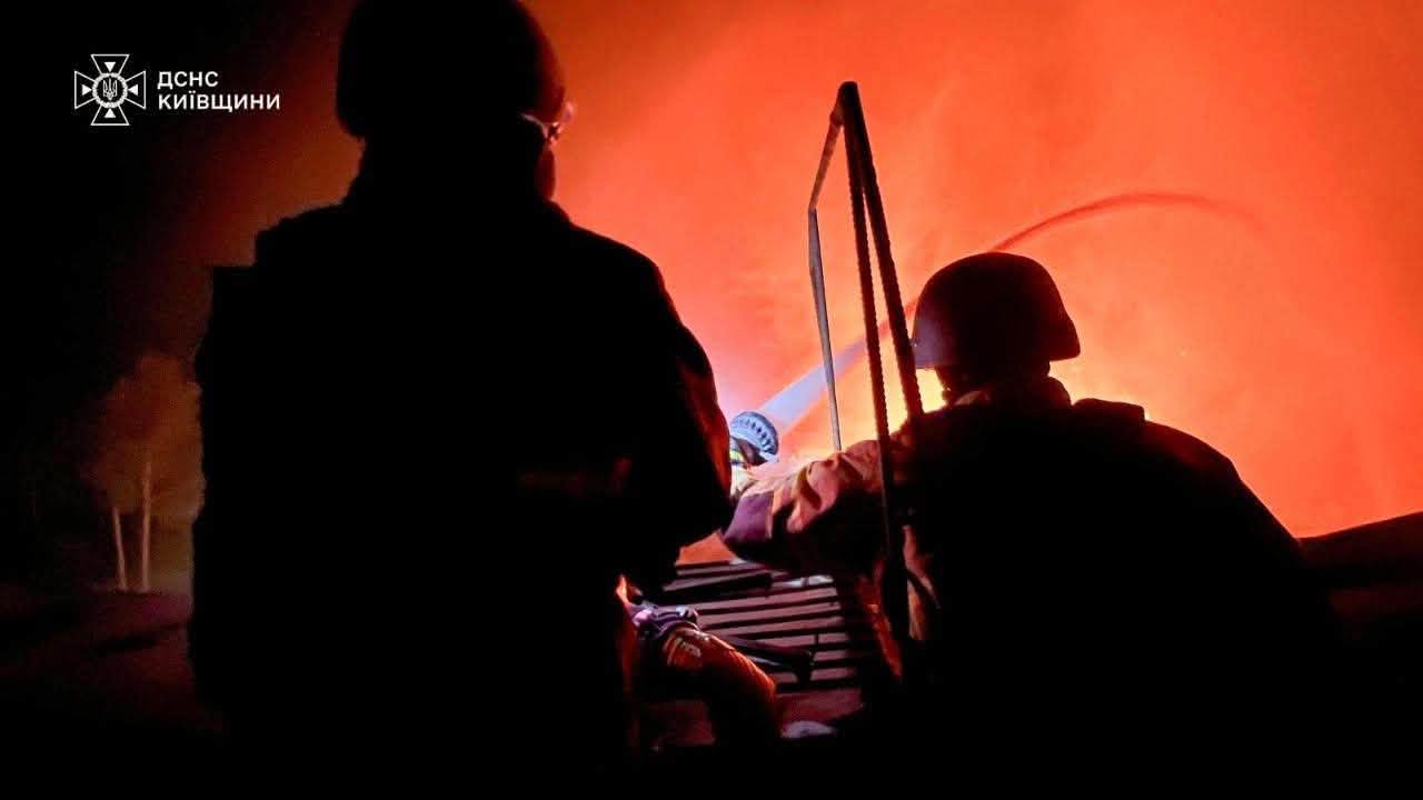 Росія атакувала склад ліків у Гостомелі: серед постраждалих — восьмирічна дитина