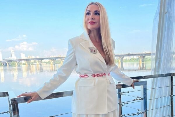 Чому ми досі дивуємося, коли жінка має гарний вигляд після 60?