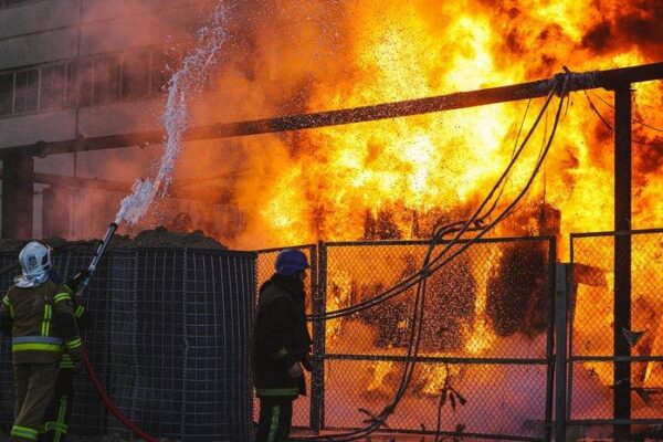 Росія атакувала всі ТЕЦ Києва: сотні тисяч українців залишилися без світла